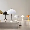 Panthella 250 - Lámpara de sobremesa - LOUIS POULSEN - Imagen 2